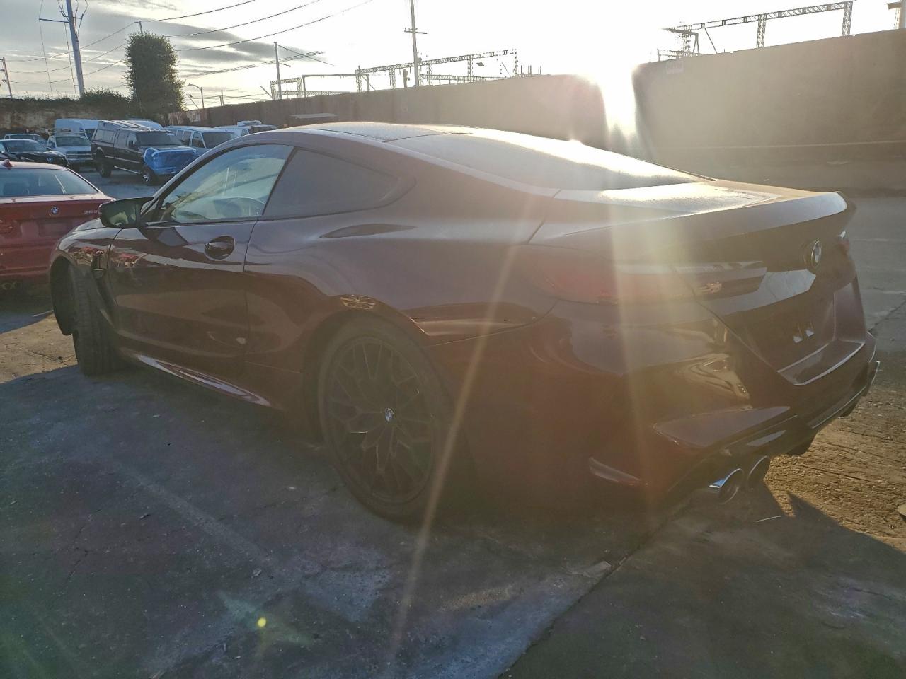 2022 BMW M8 photo 2