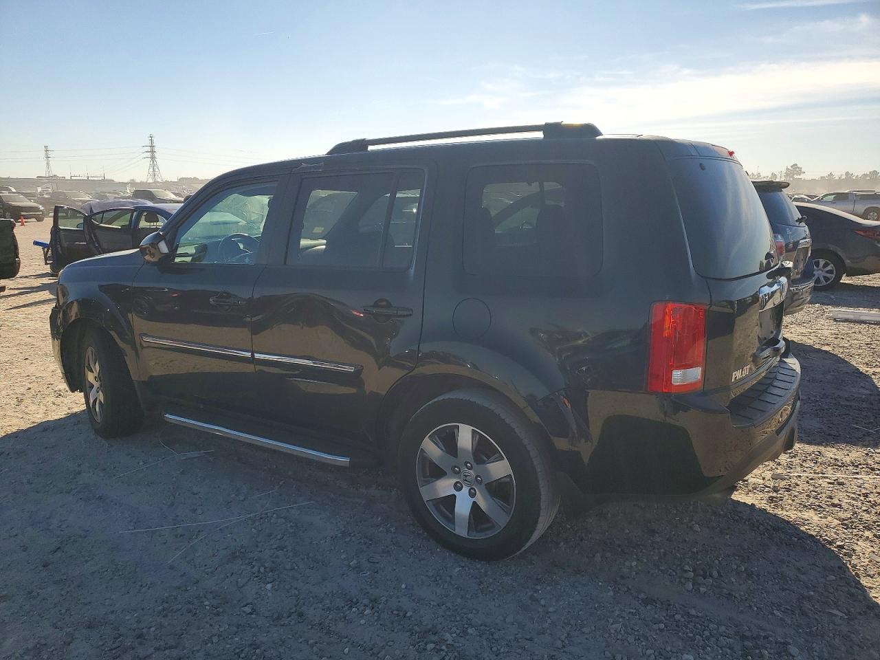 2015 HONDA PILOT TOURING photo 2