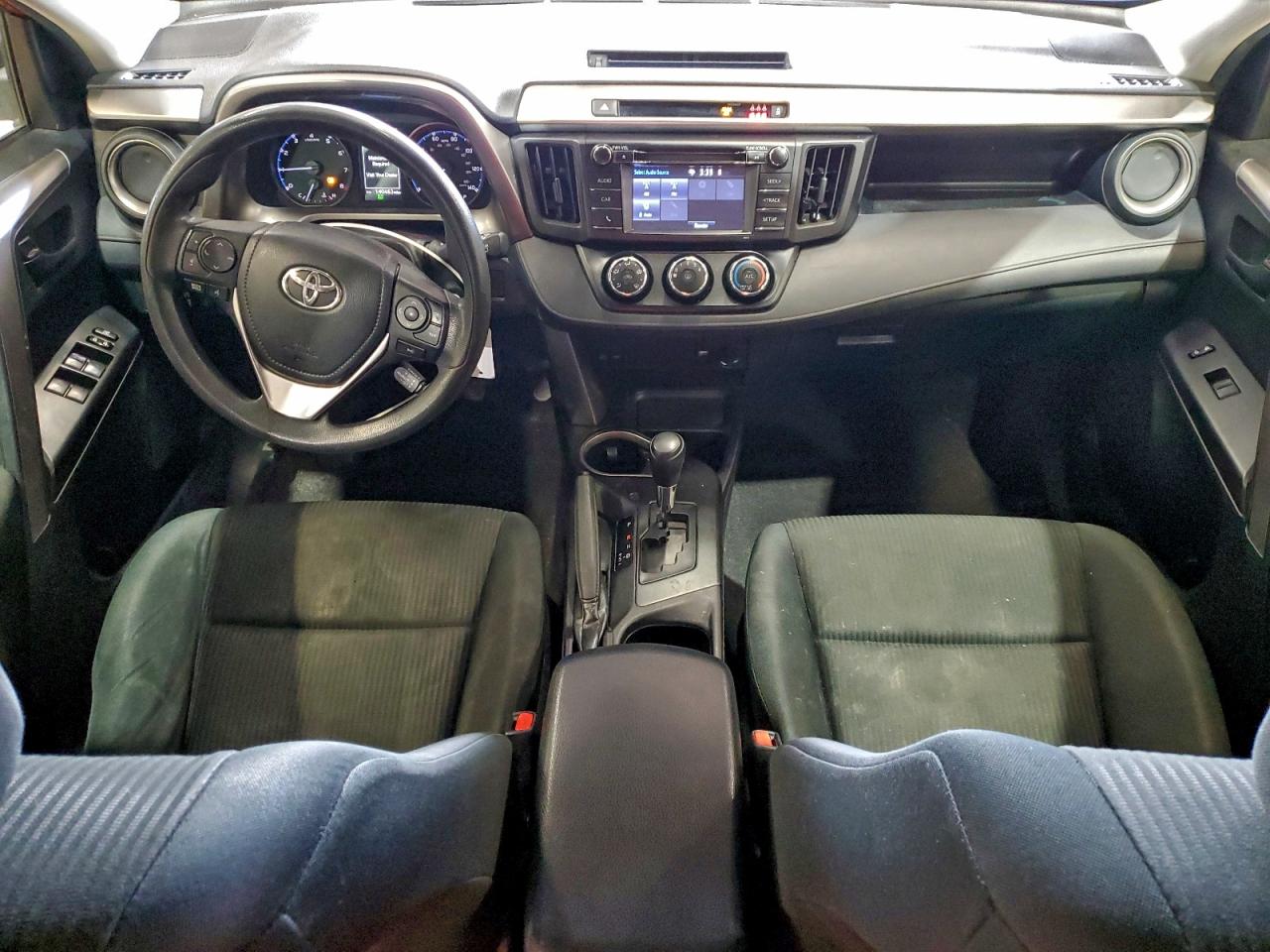 2017 TOYOTA RAV4 LE photo 8