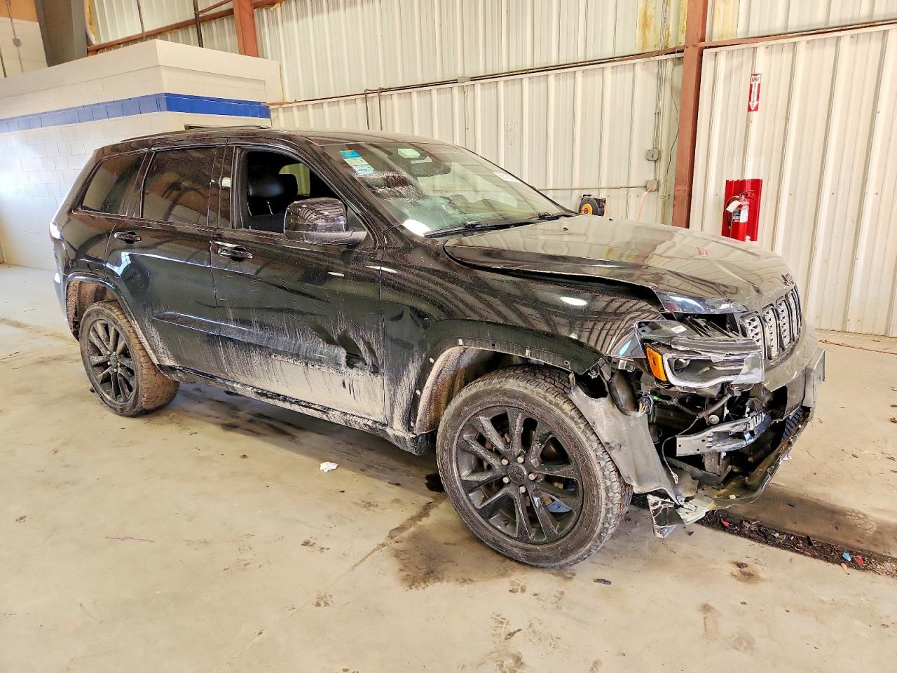 2020 JEEP GRAND CHEROKEE LAREDO photo 4