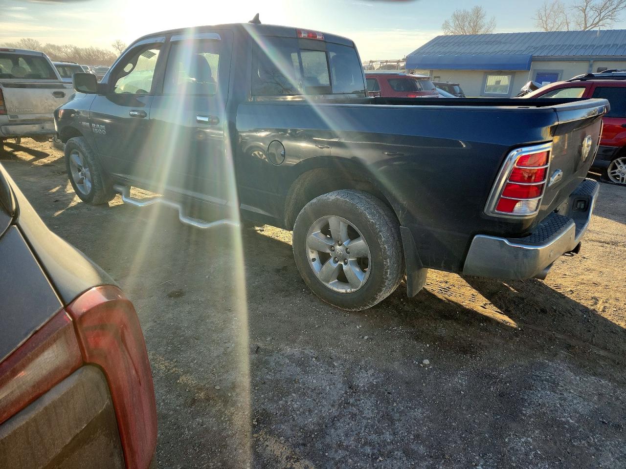 2017 RAM 1500 SLT photo 2