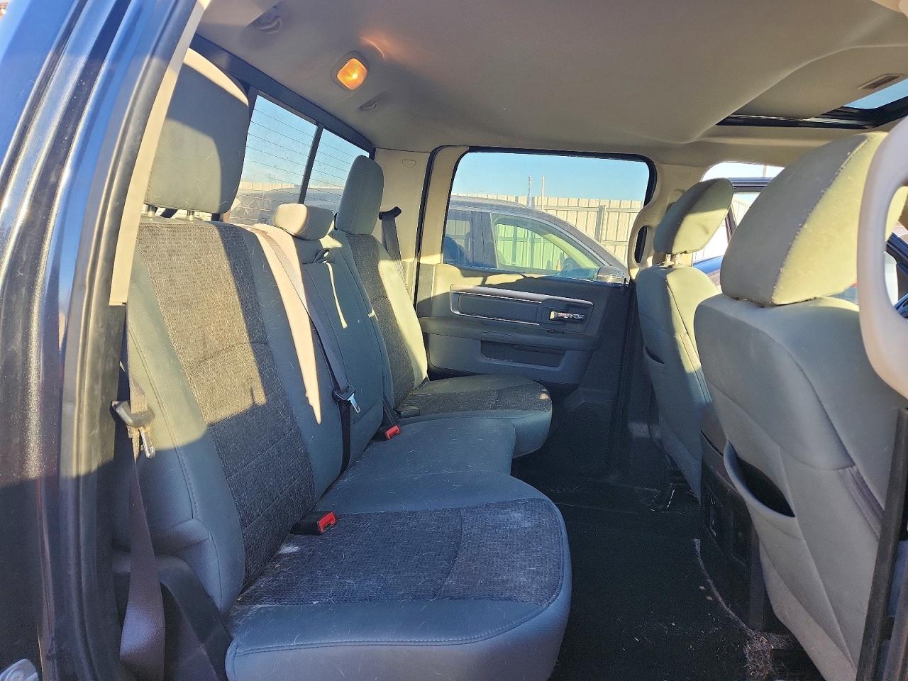2017 RAM 1500 SLT photo 10