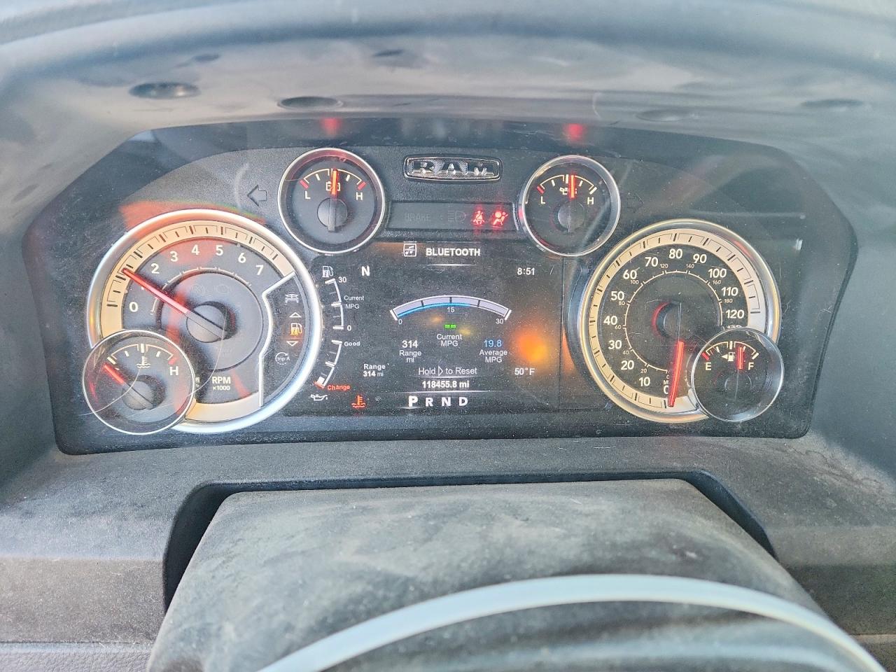 2017 RAM 1500 SLT photo 9