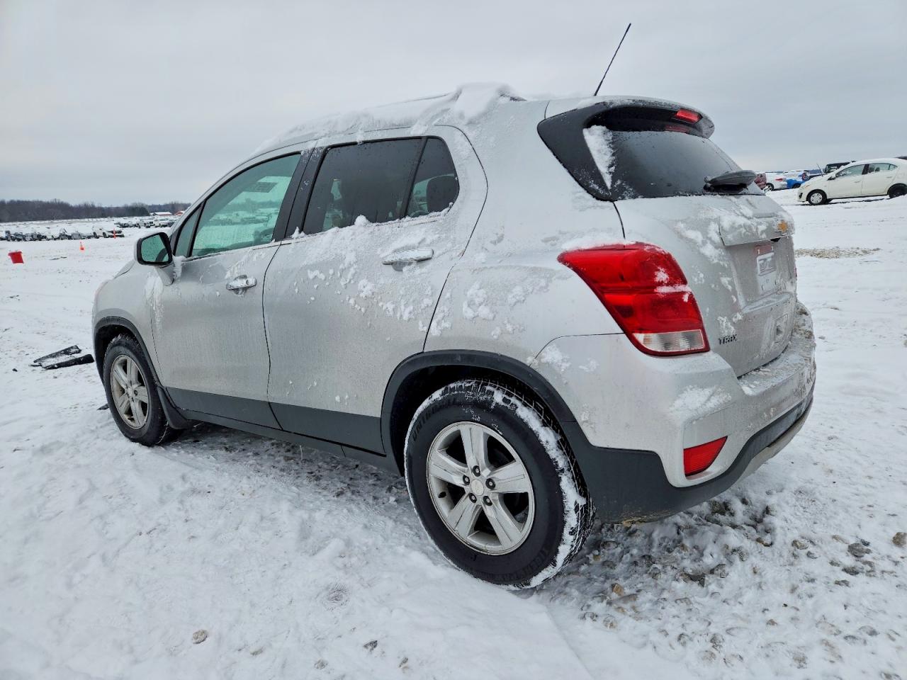 2019 CHEVROLET TRAX 1LT photo 2