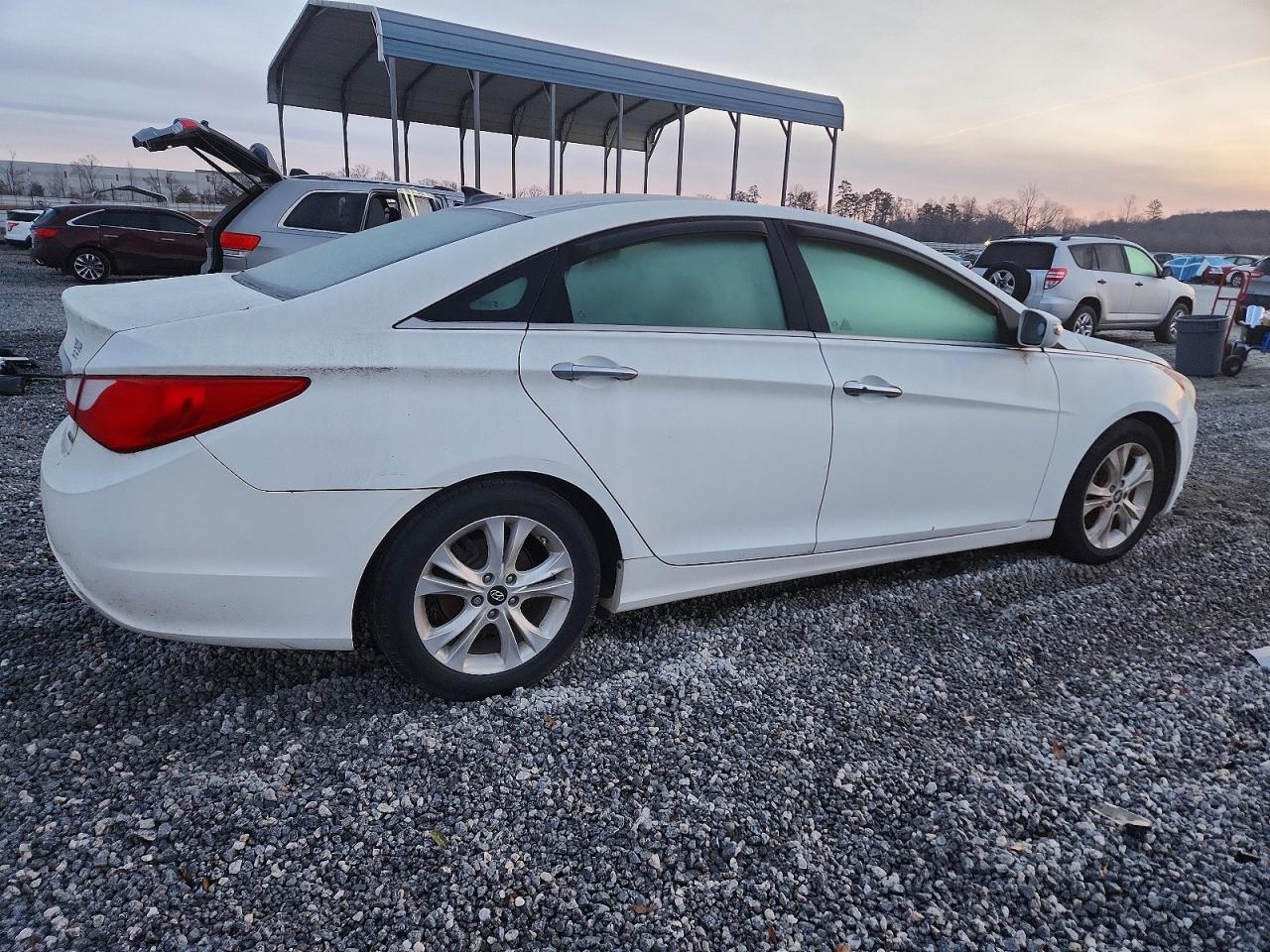 2012 HYUNDAI SONATA SE photo 3