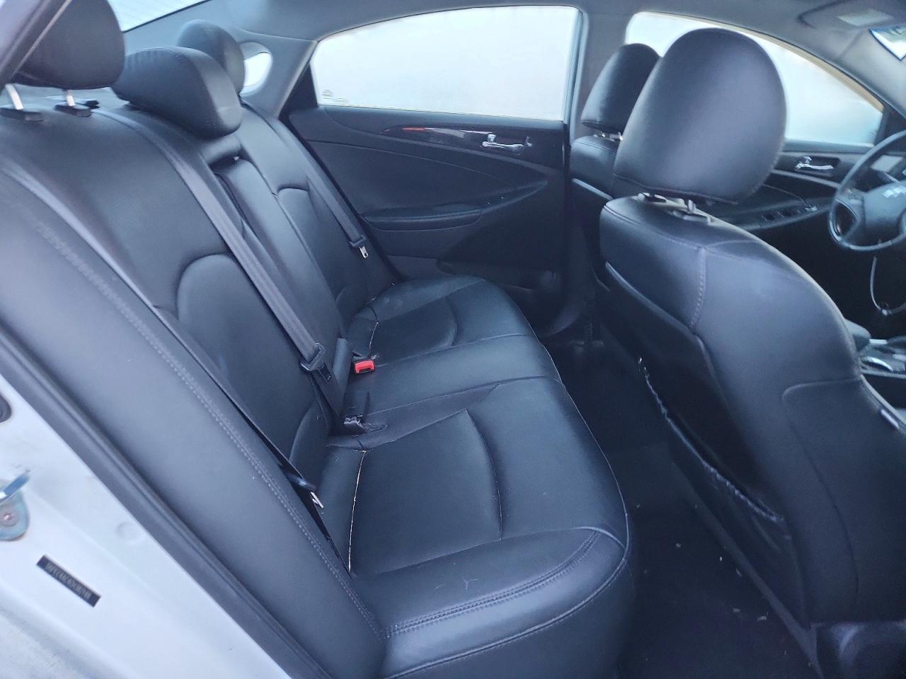 2012 HYUNDAI SONATA SE photo 10