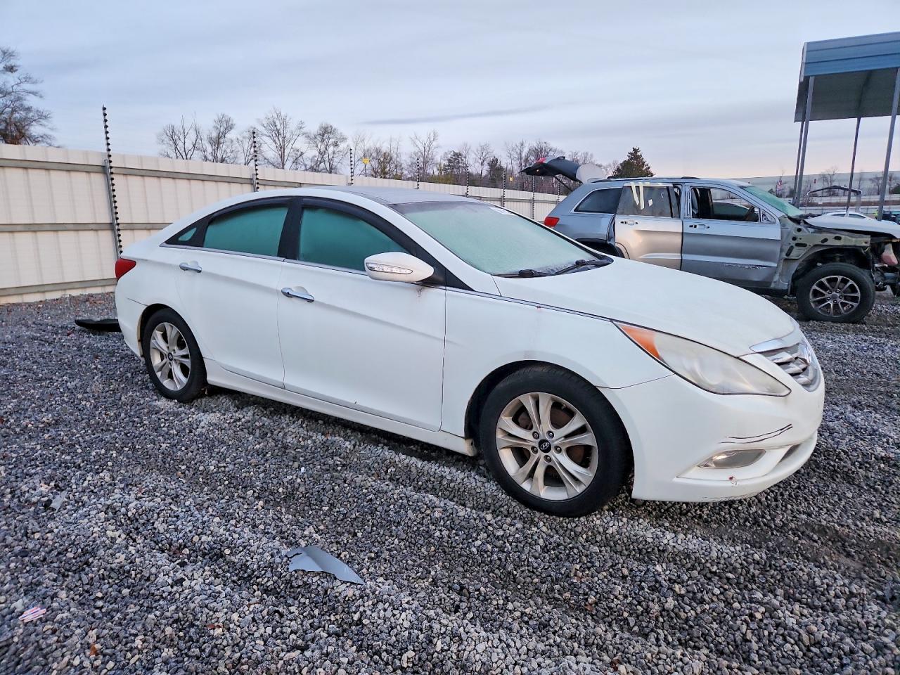 2012 HYUNDAI SONATA SE photo 4