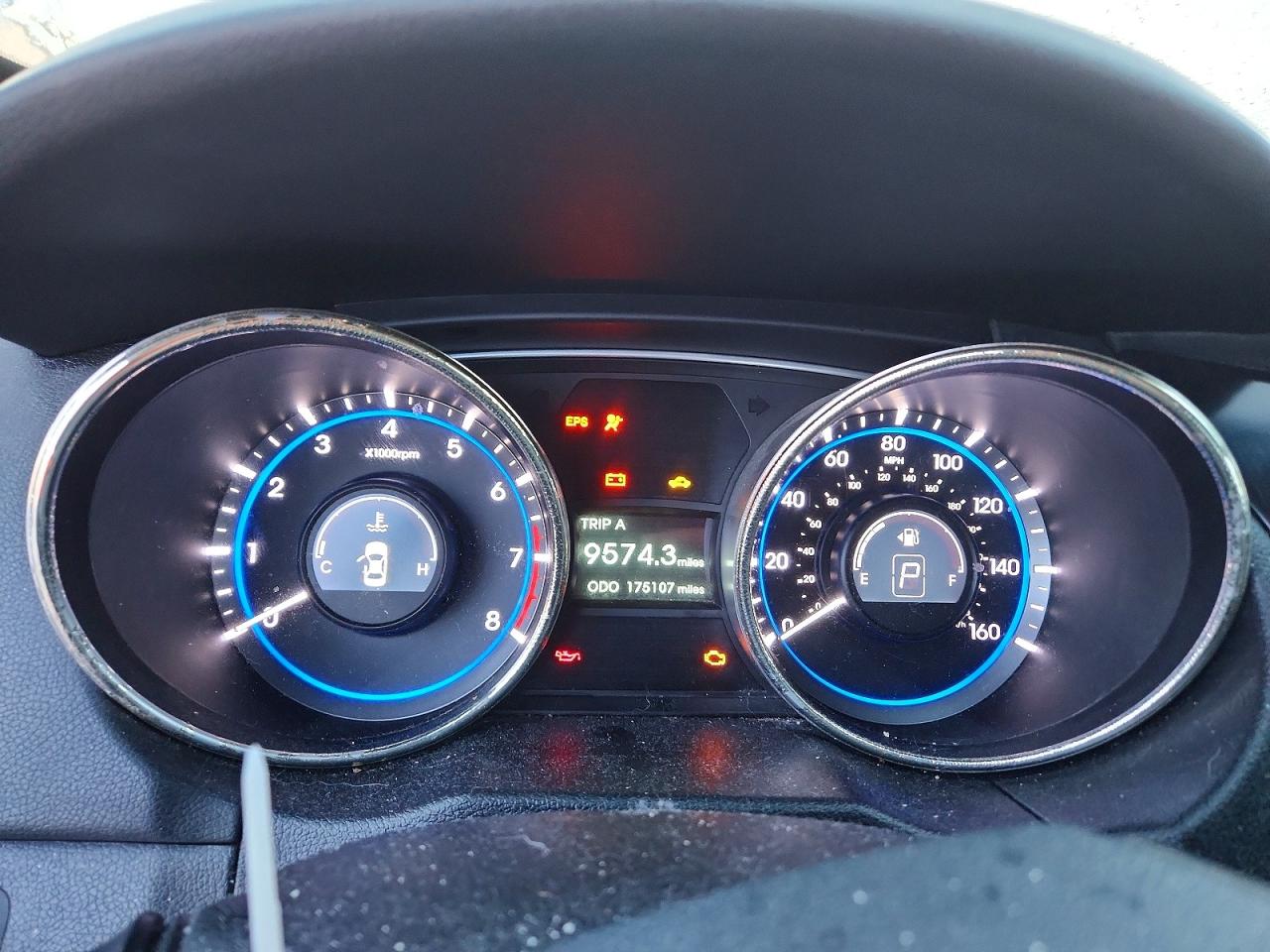 2012 HYUNDAI SONATA SE photo 9