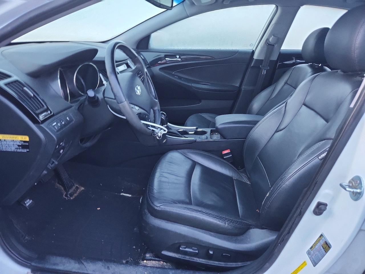 2012 HYUNDAI SONATA SE photo 7