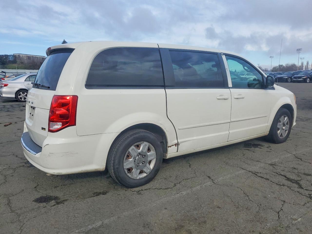 2012 DODGE GRAND CARAVAN SE photo 5