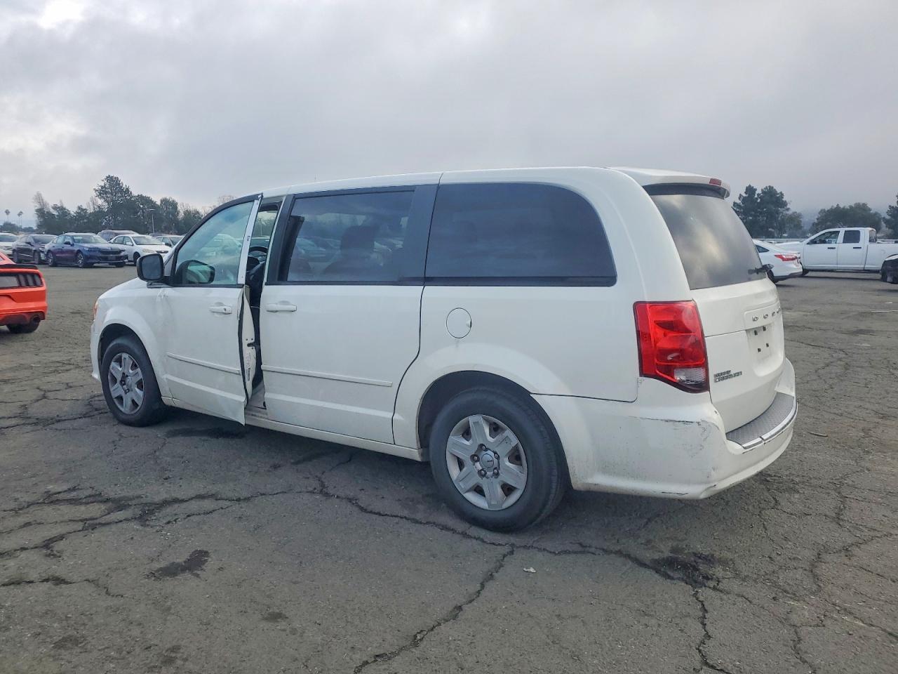 2012 DODGE GRAND CARAVAN SE photo 3