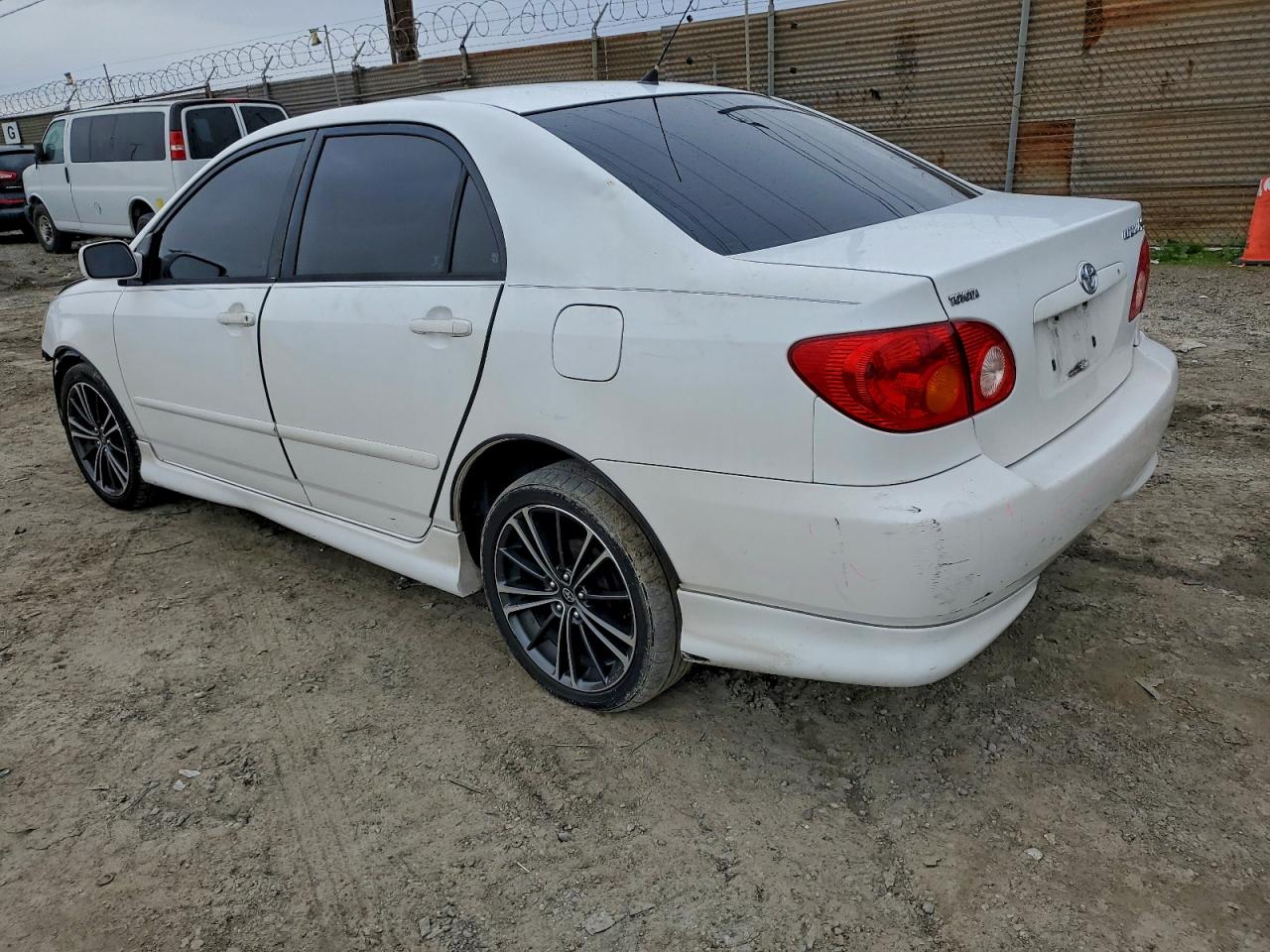 2004 TOYOTA COROLLA CE photo 2
