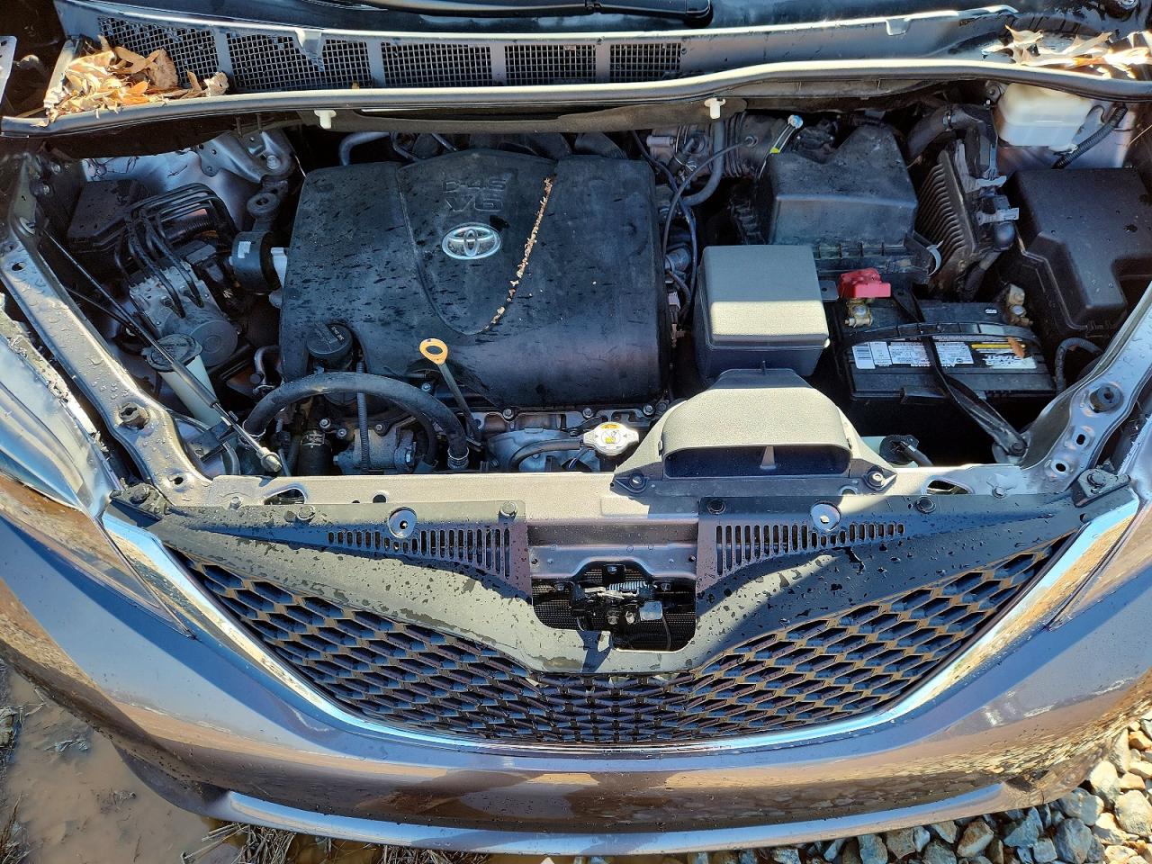 2017 TOYOTA SIENNA SE PREMIUM 8-PASSENGER photo 12
