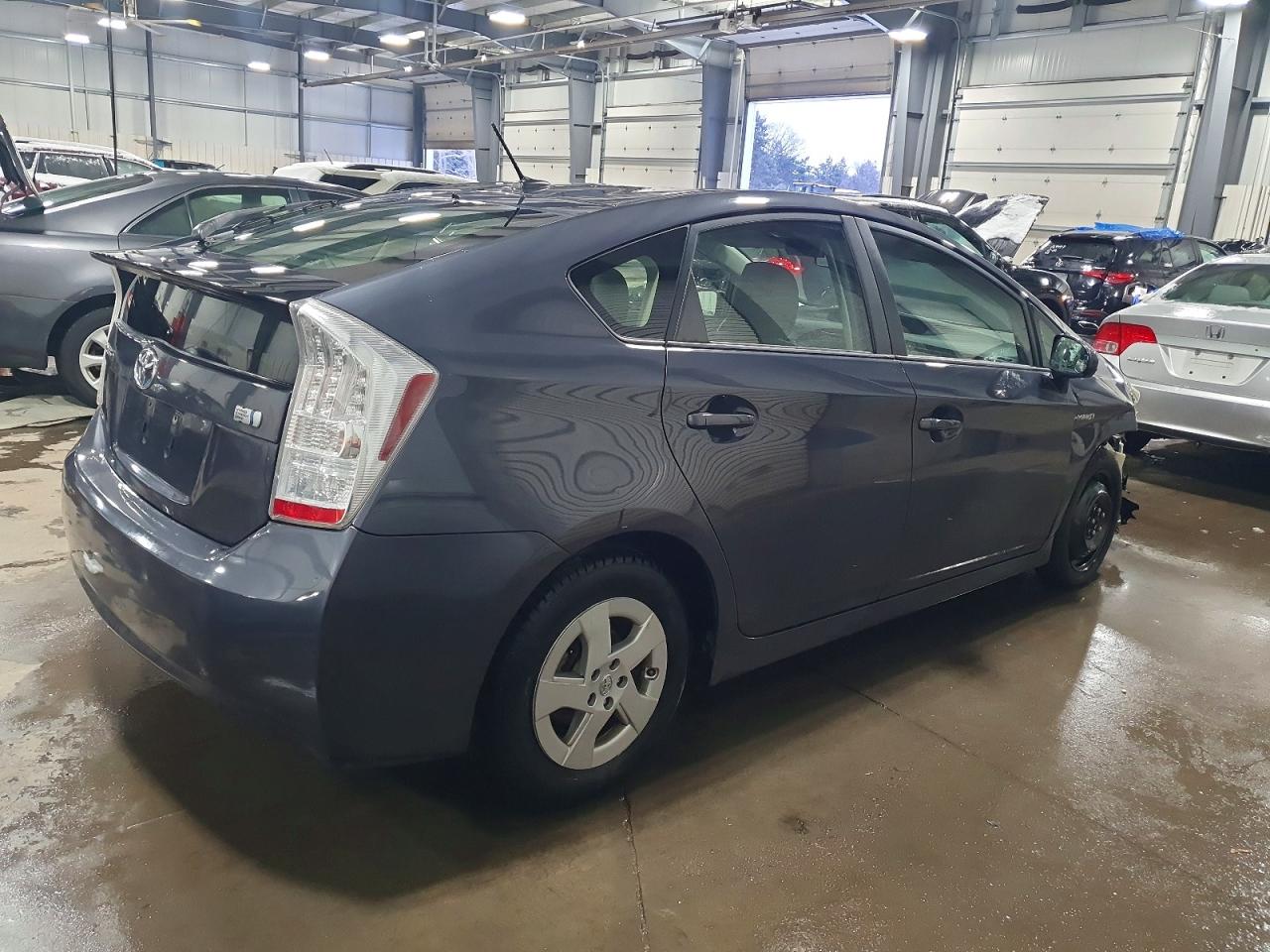 2011 TOYOTA PRIUS photo 3