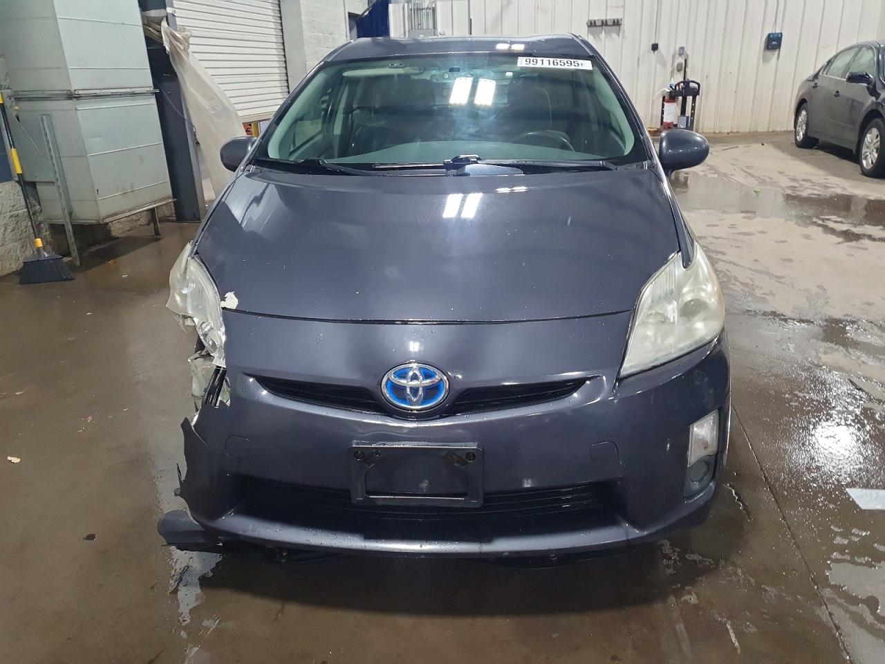2011 TOYOTA PRIUS photo 5