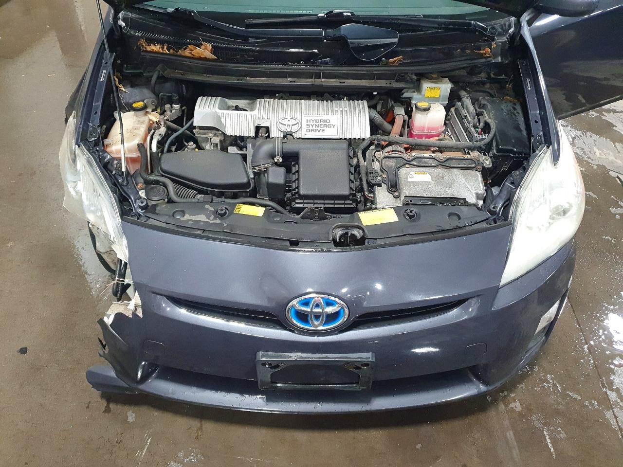 2011 TOYOTA PRIUS photo 12