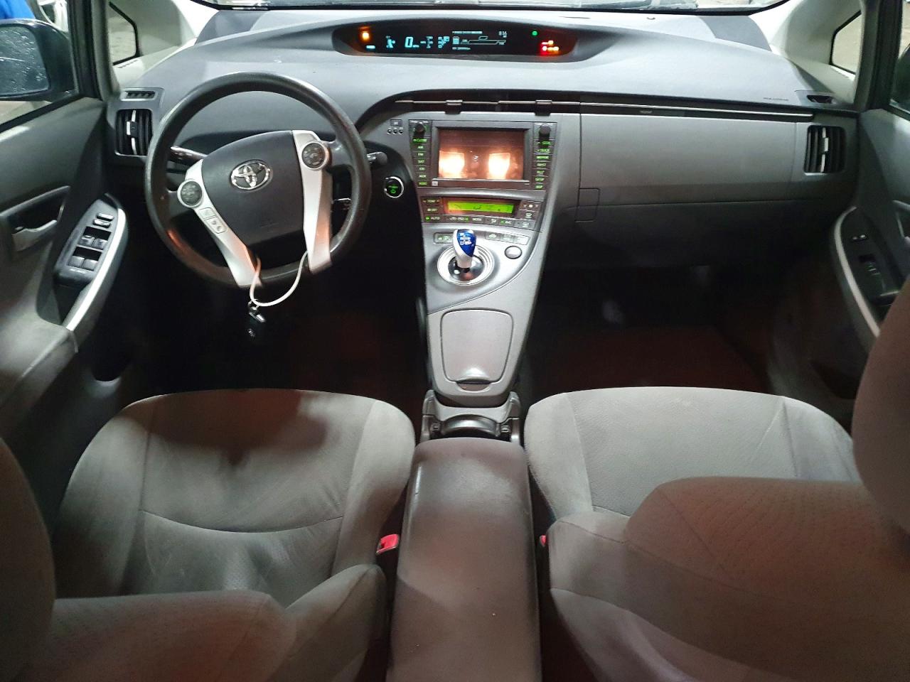 2011 TOYOTA PRIUS photo 8