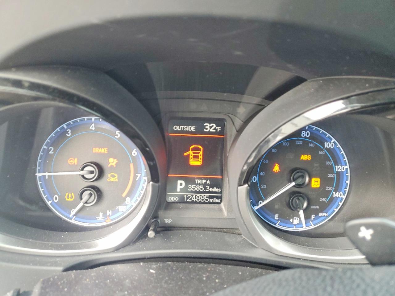 2016 TOYOTA COROLLA photo 9