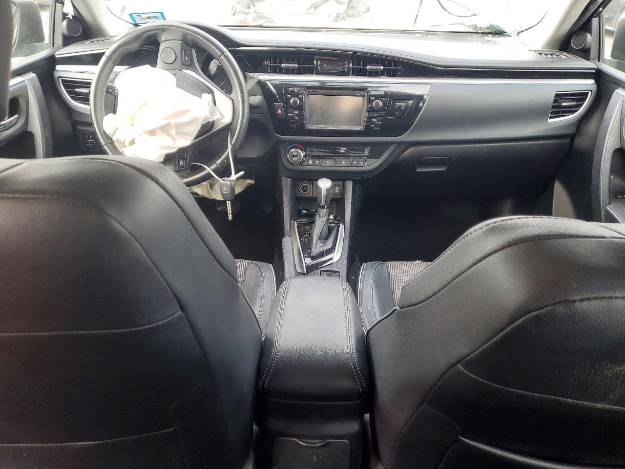 2016 TOYOTA COROLLA photo 8