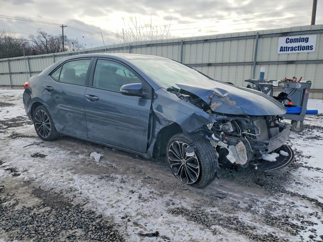 2016 TOYOTA COROLLA photo 4