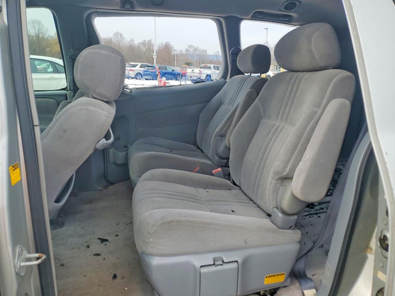 2002 TOYOTA SIENNA LE photo 11