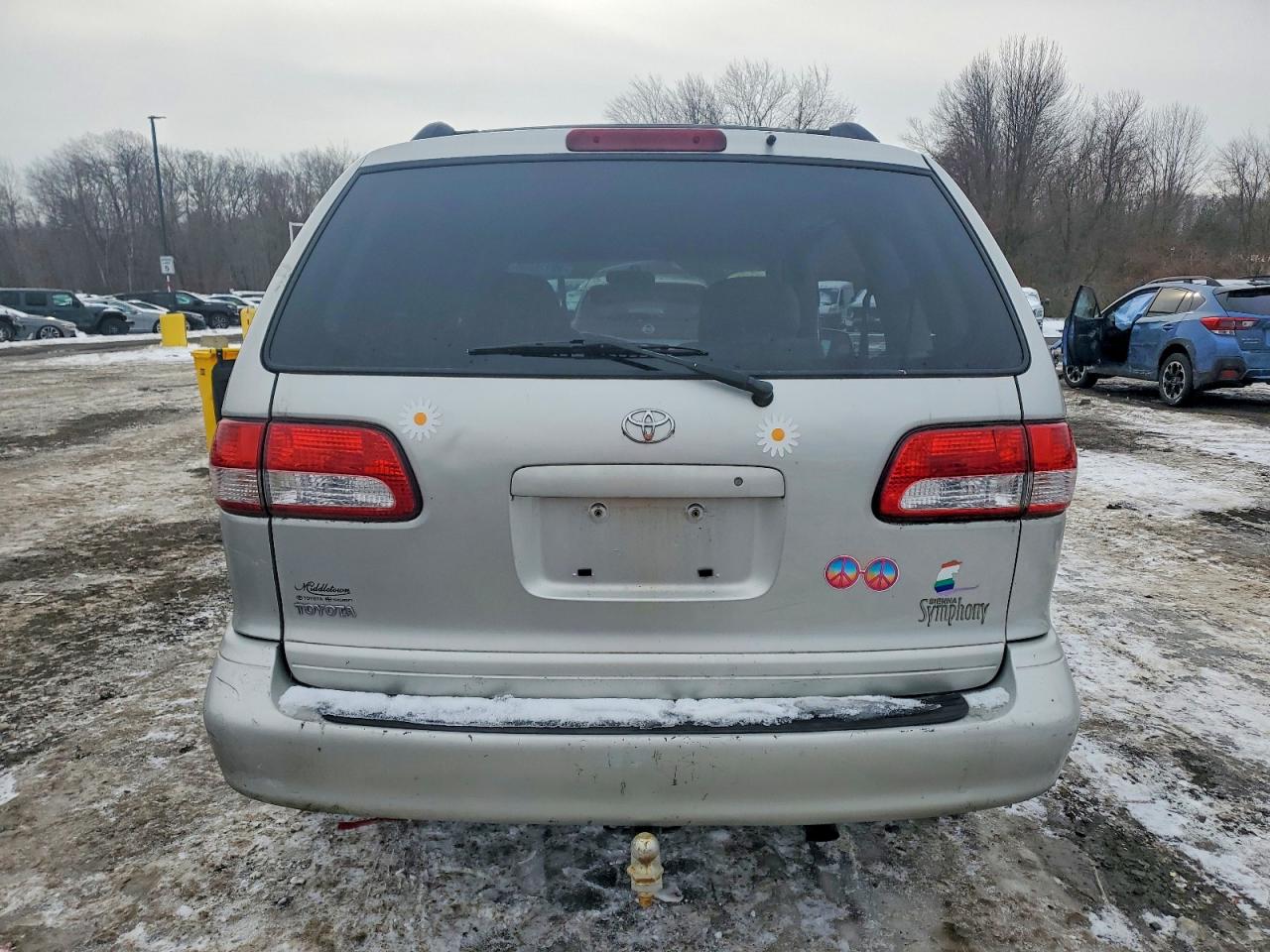 2002 TOYOTA SIENNA LE photo 6