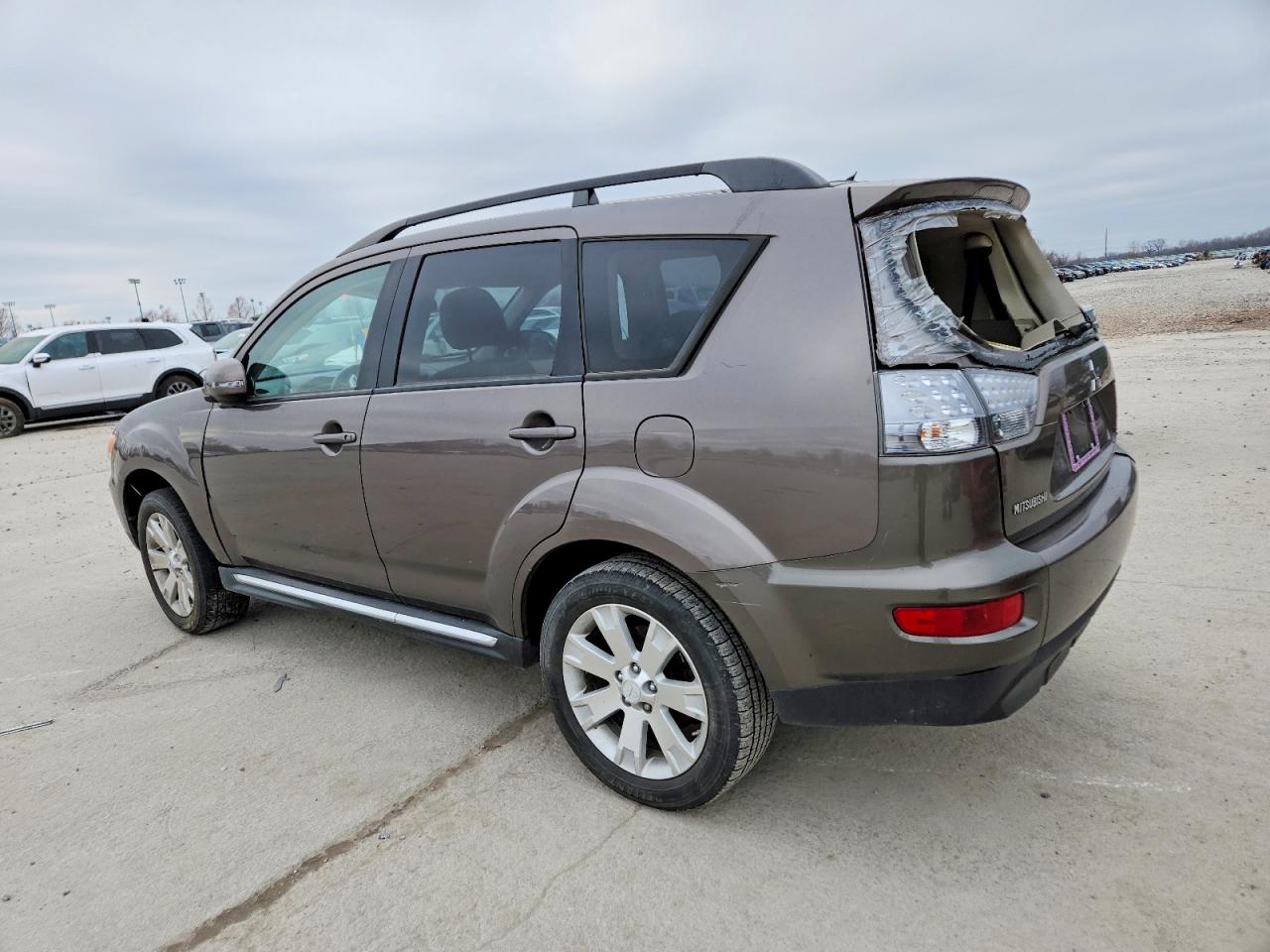 2010 MITSUBISHI OUTLANDER SE photo 3
