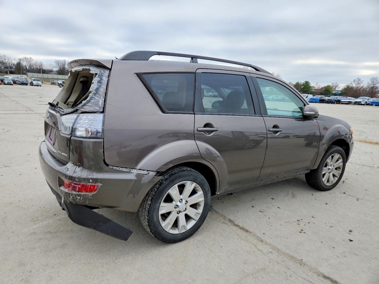 2010 MITSUBISHI OUTLANDER SE photo 5