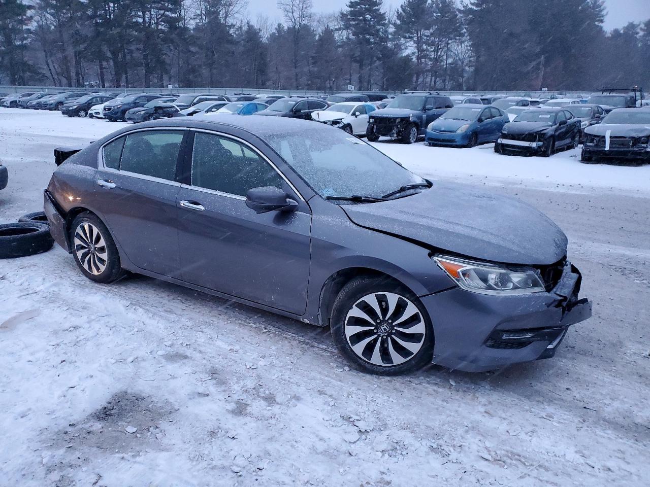 2017 HONDA ACCORD HYBRID photo 4
