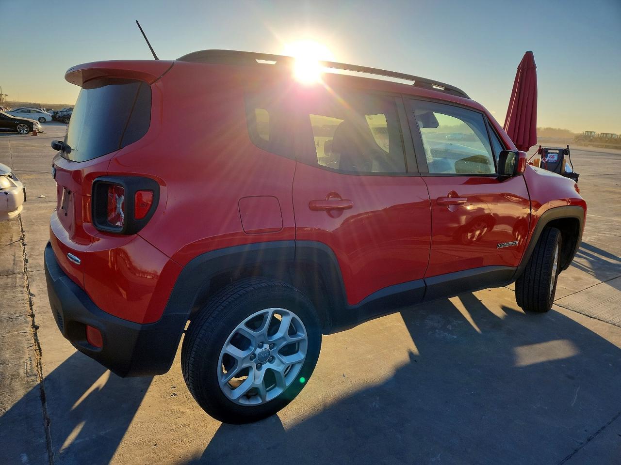 2017 JEEP RENEGADE LATITUDE photo 3