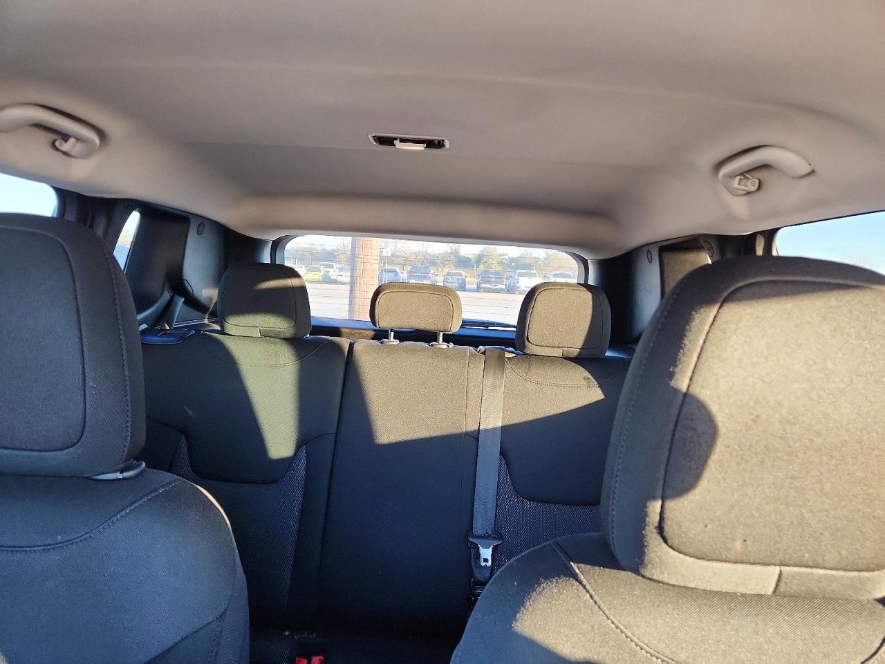 2017 JEEP RENEGADE LATITUDE photo 10