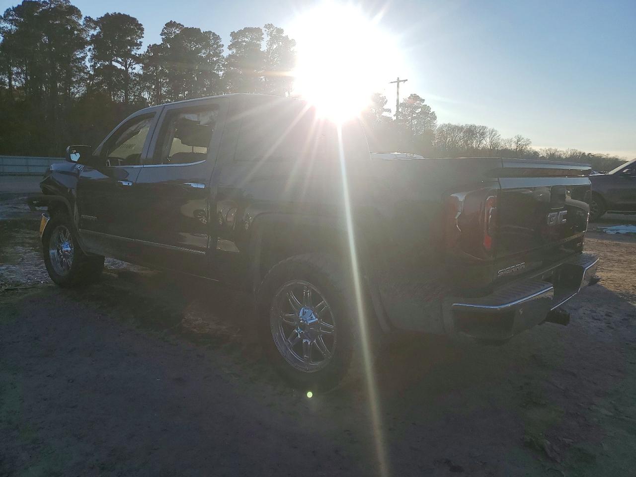 2017 GMC SIERRA K1500 SLT photo 2
