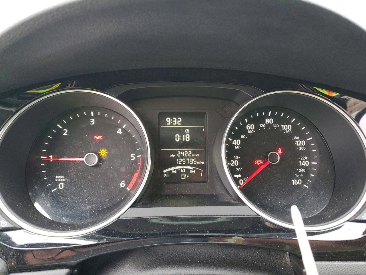 2015 VOLKSWAGEN JETTA TDI photo 9