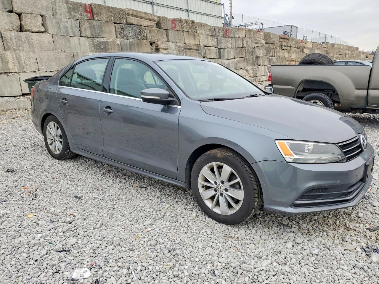 2015 VOLKSWAGEN JETTA TDI photo 4