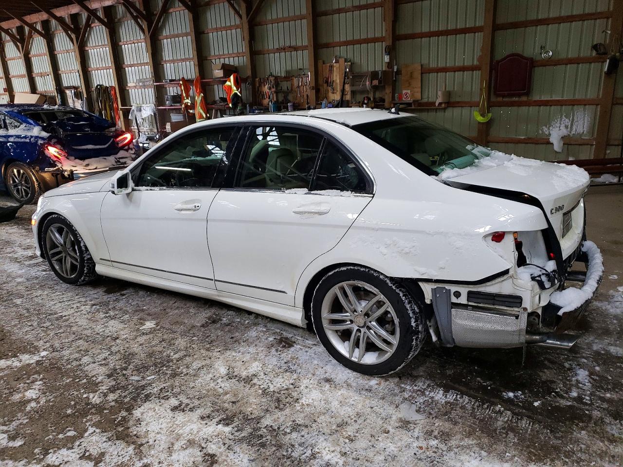 2013 MERCEDES-BENZ C 300 4MATIC photo 2