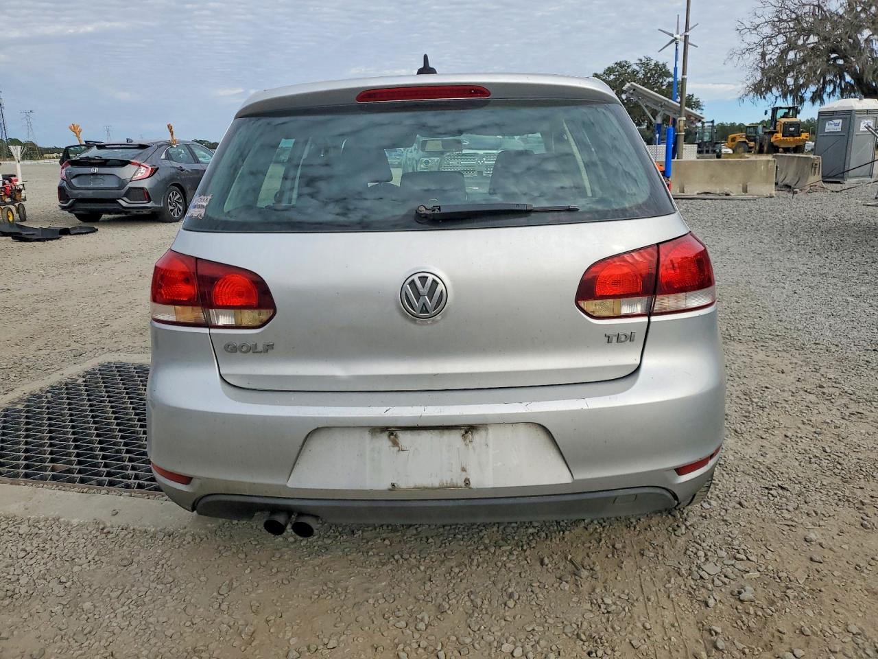 2011 VOLKSWAGEN GOLF photo 6