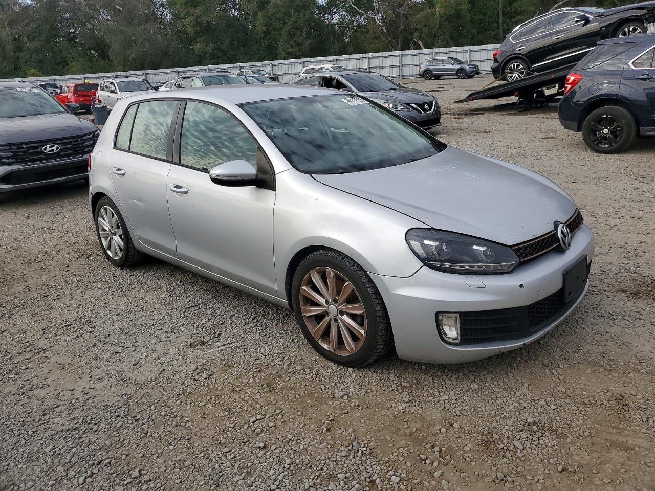 2011 VOLKSWAGEN GOLF photo 4
