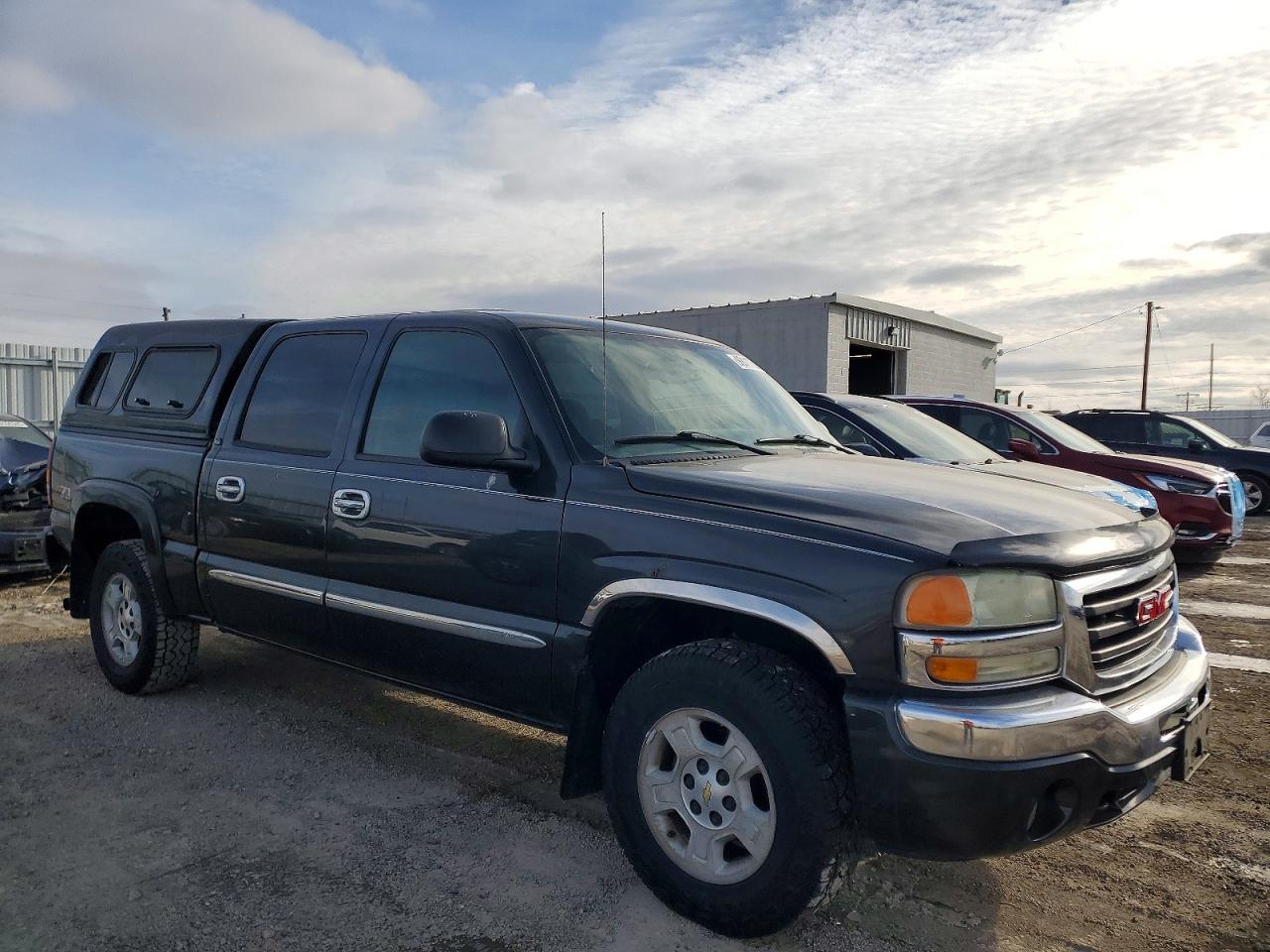 2004 GMC NEW SIERRA K1500 photo 4