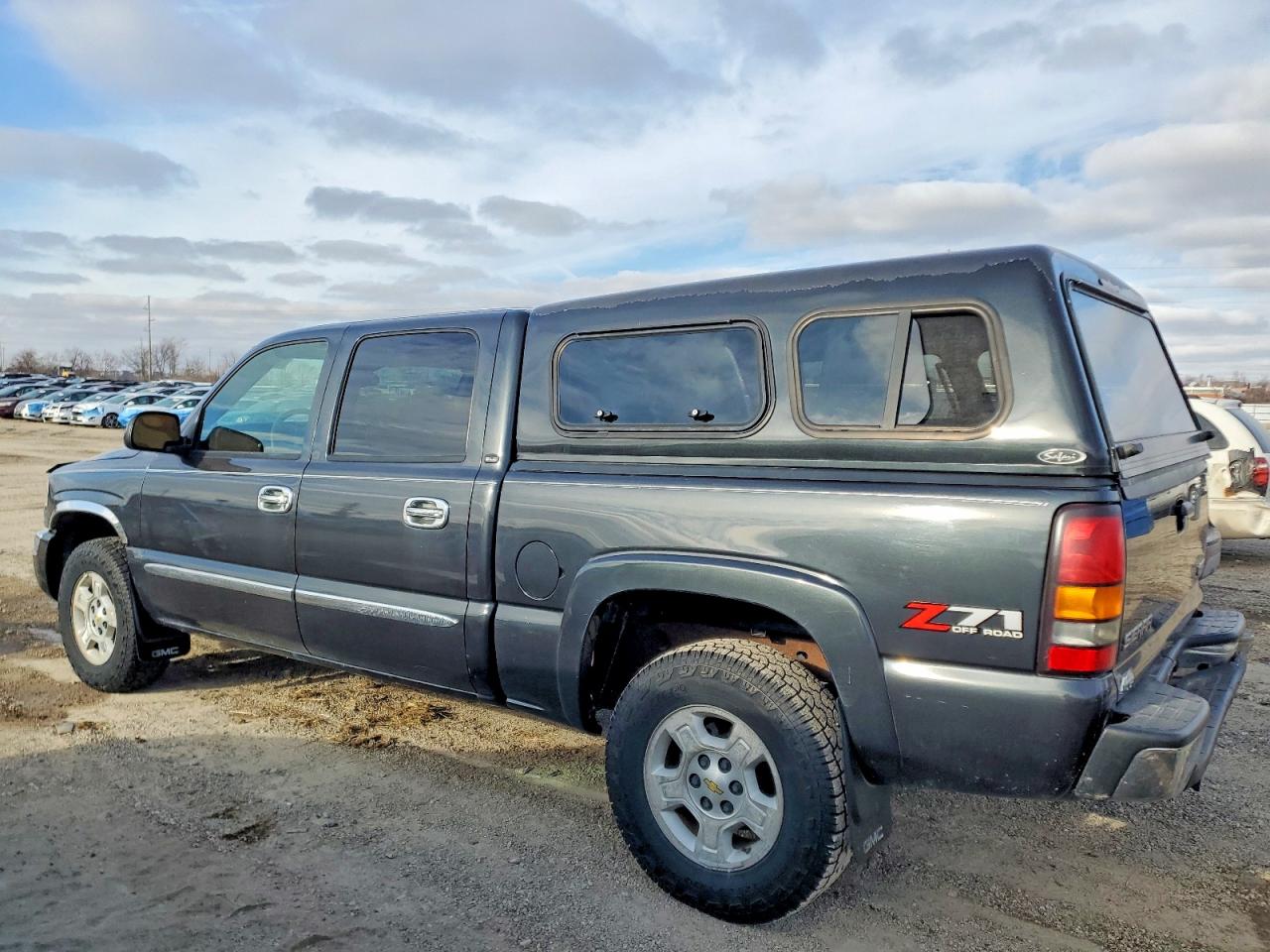 2004 GMC NEW SIERRA K1500 photo 2