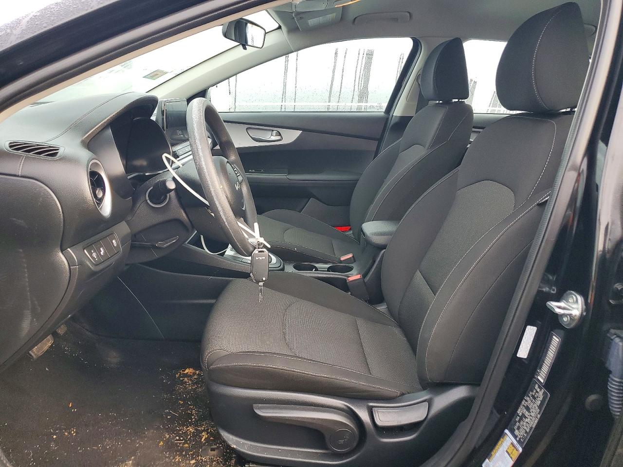 2024 KIA FORTE LX photo 13