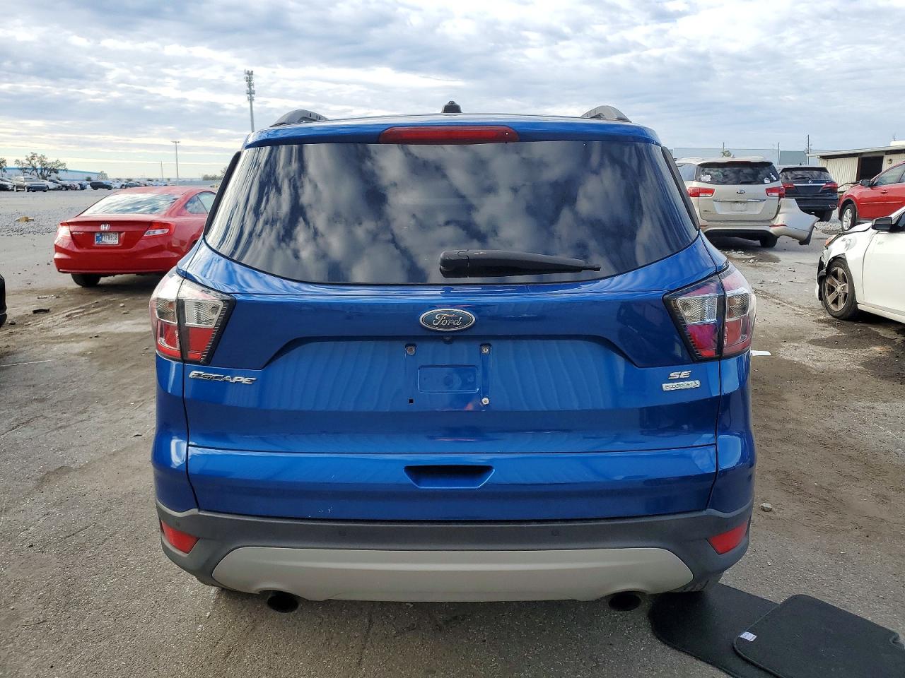 2017 FORD ESCAPE SE photo 6