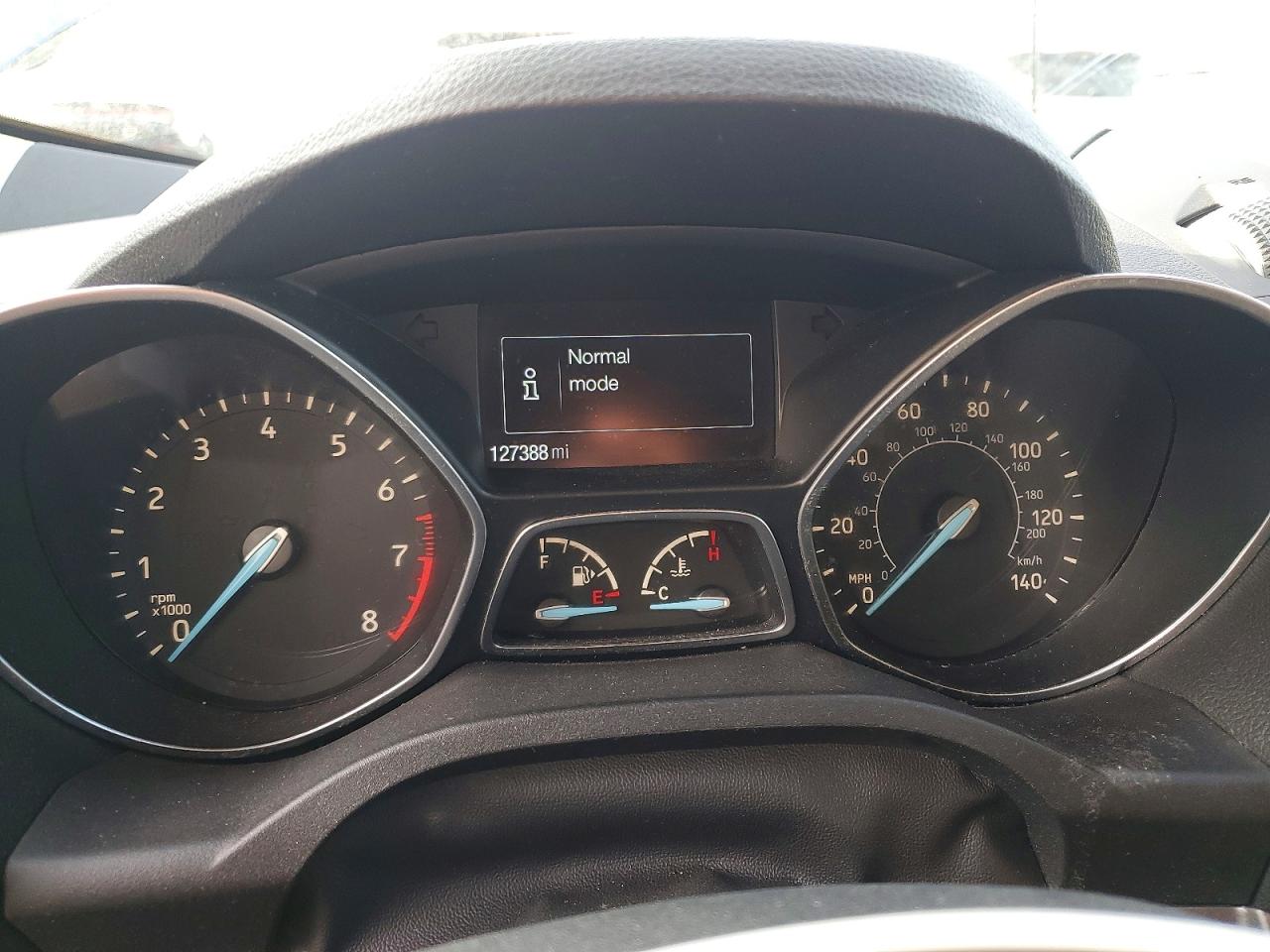 2017 FORD ESCAPE SE photo 9