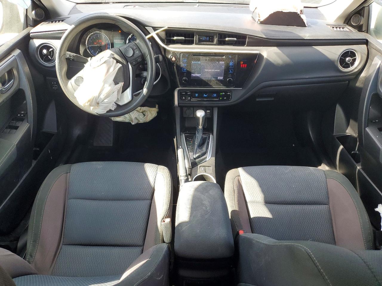 2018 TOYOTA COROLLA L photo 8