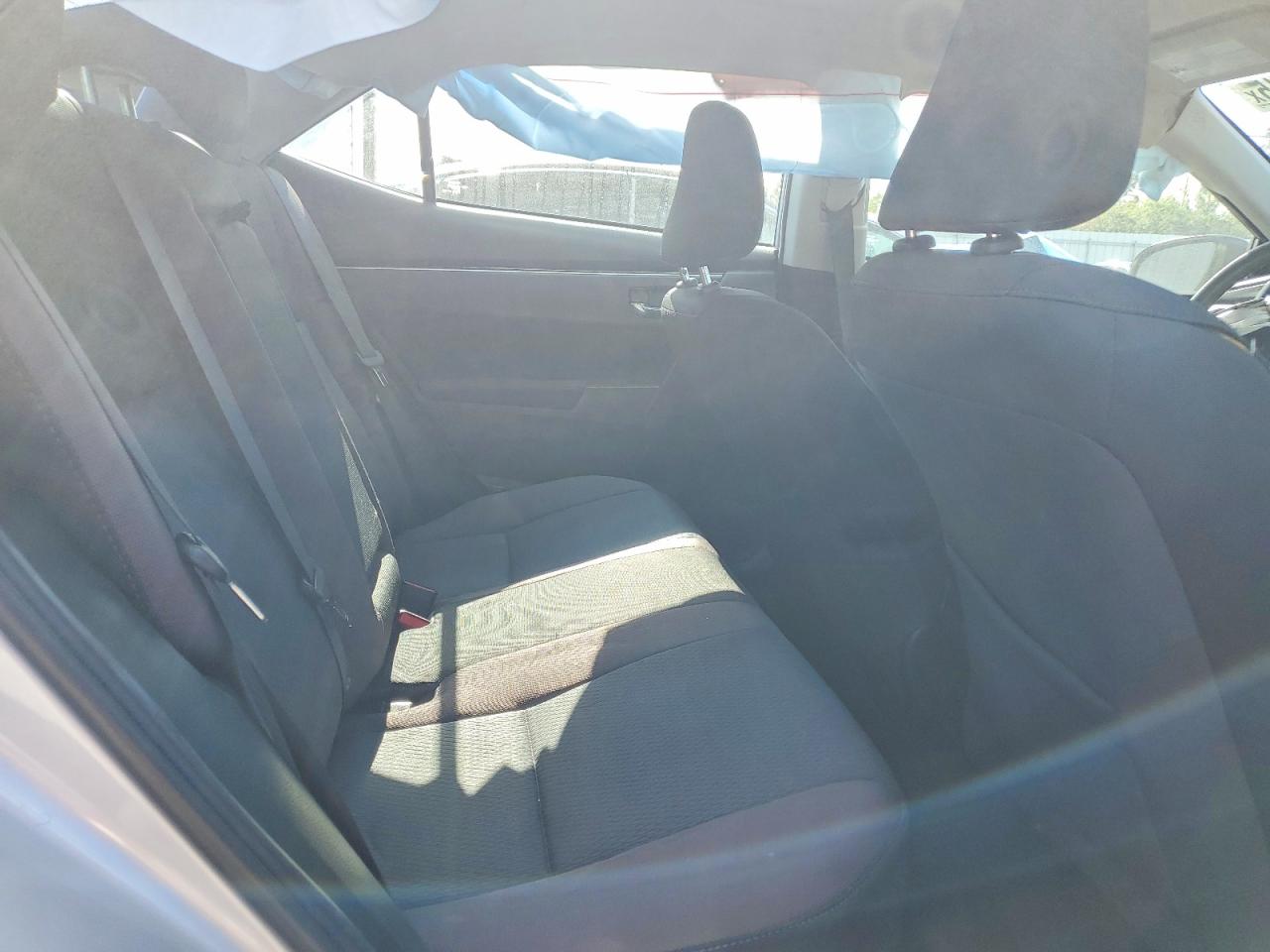 2018 TOYOTA COROLLA L photo 10