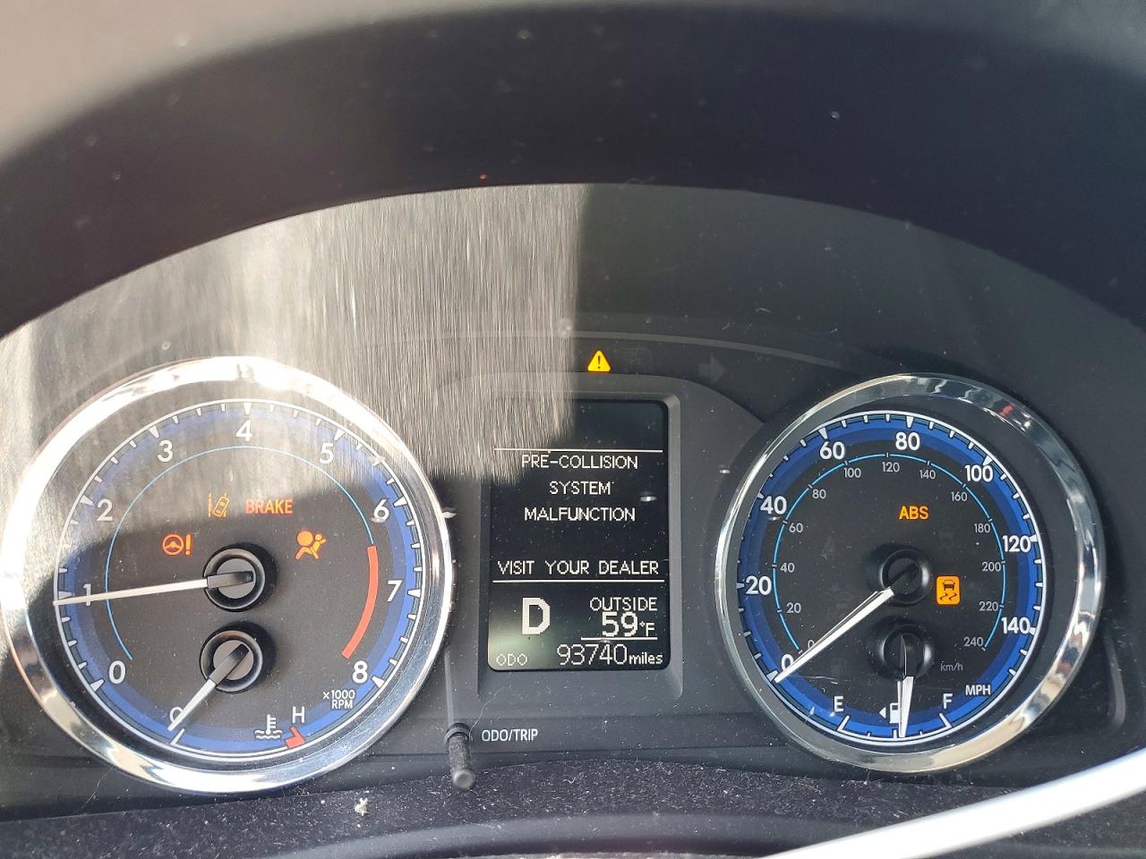 2018 TOYOTA COROLLA L photo 9