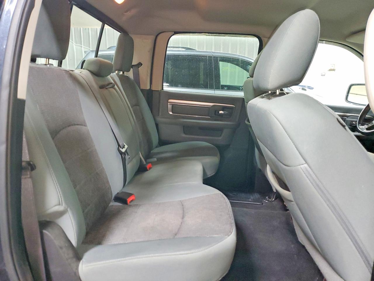2015 RAM 1500 SLT photo 10