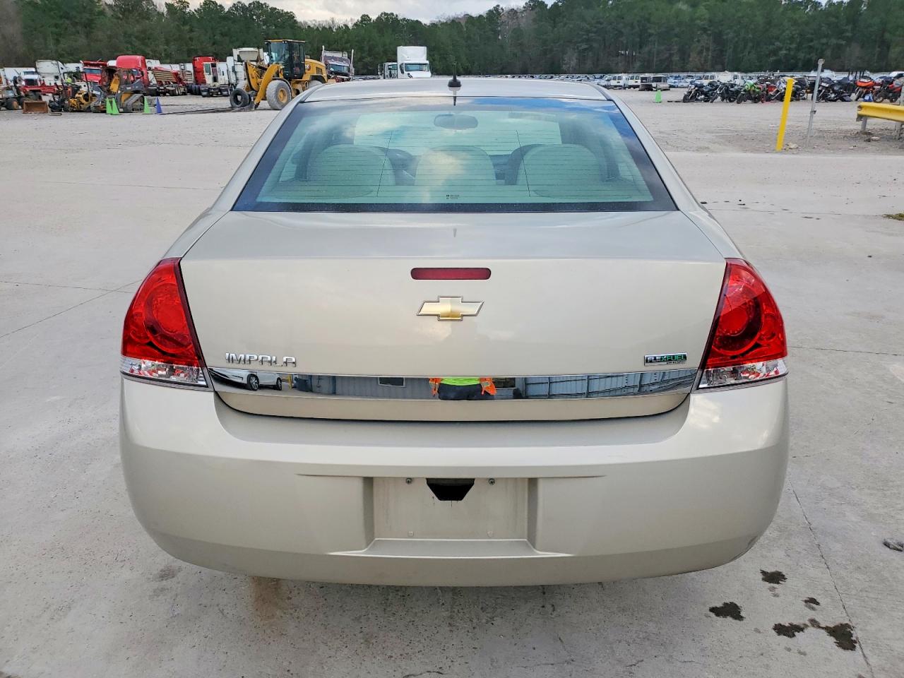 2011 CHEVROLET IMPALA LS photo 6