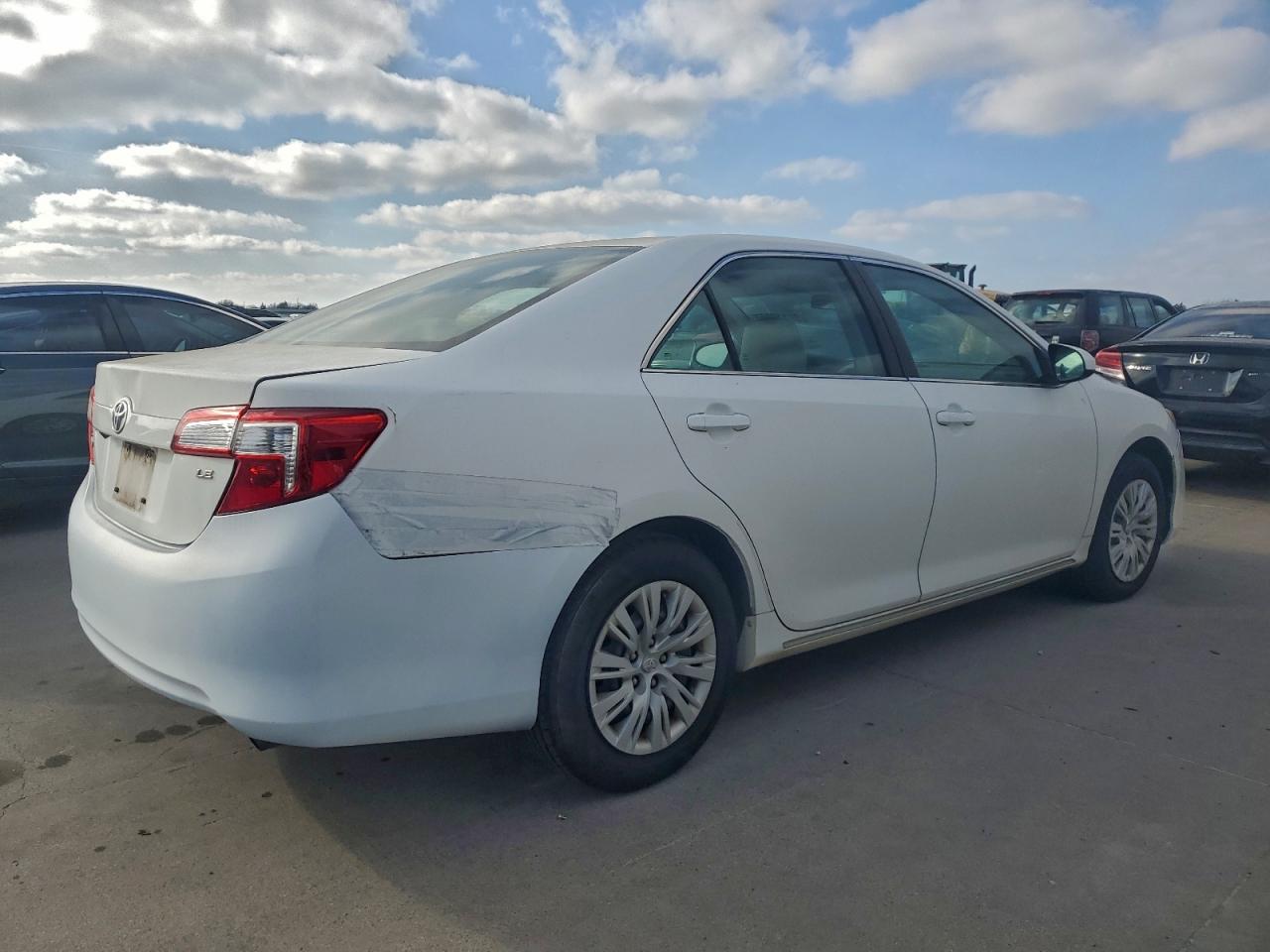 2013 TOYOTA CAMRY L photo 3