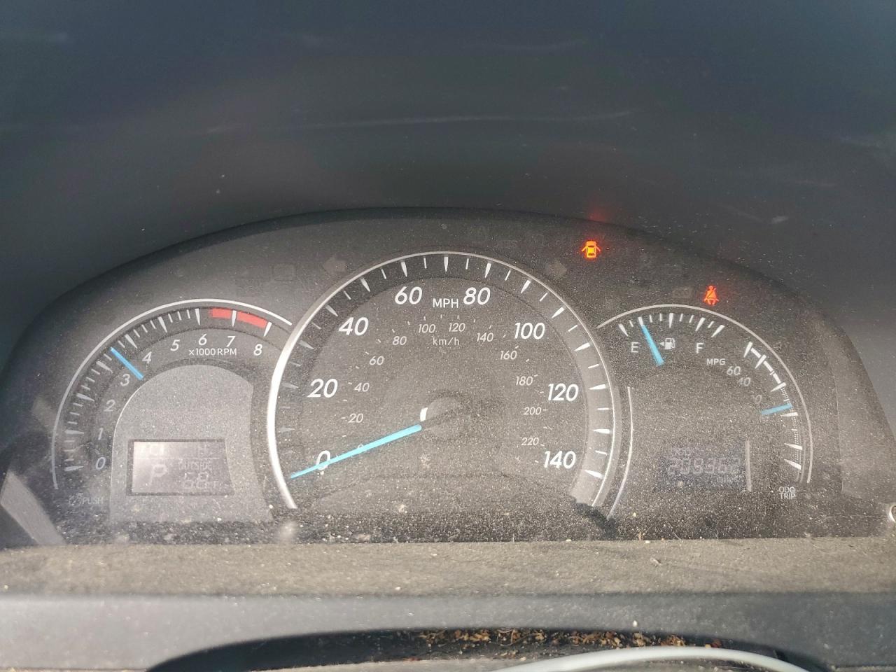 2013 TOYOTA CAMRY L photo 9