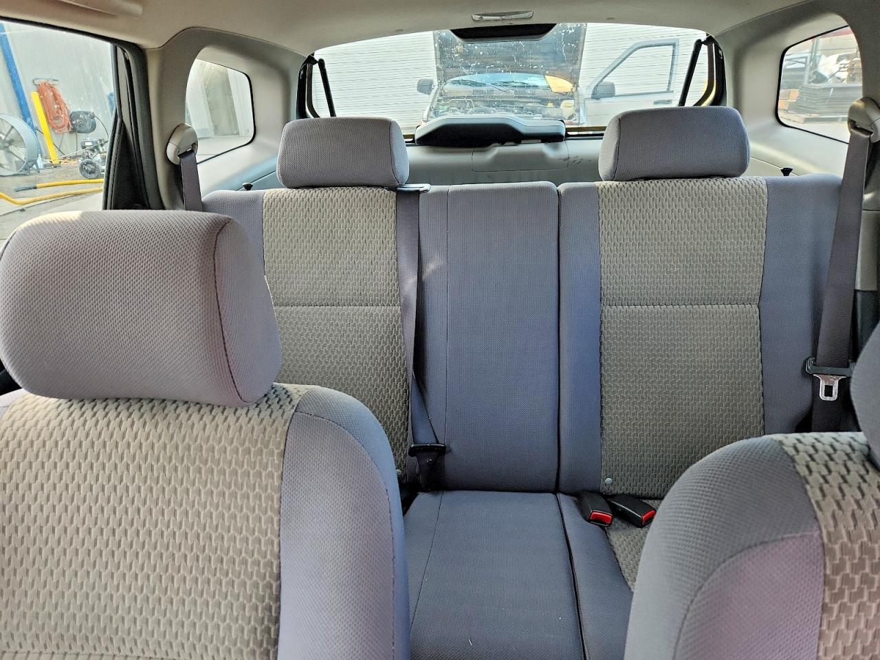 2006 TOYOTA COROLLA MATRIX XR photo 10